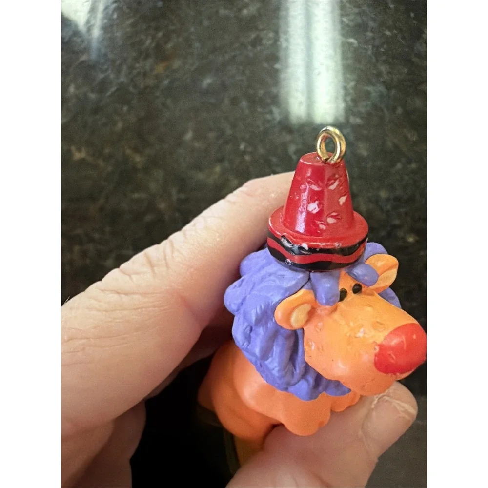 2000 Hallmark King of the Ring Crayola Crayons Keepsake Christmas Ornament